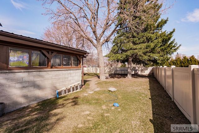 1295 Canyon Avenue, Idaho Falls, ID 83402