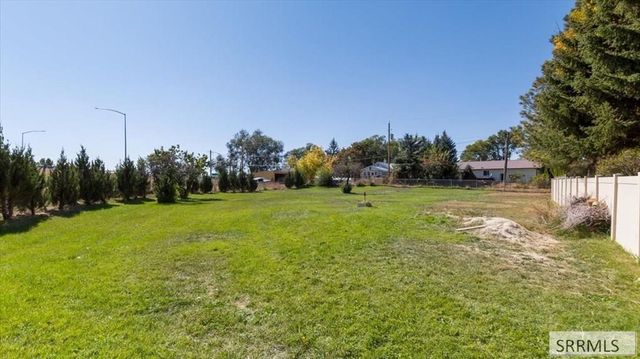 1295 Canyon Avenue, Idaho Falls, ID 83402