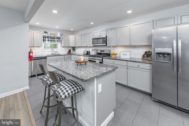 415 LAKE AVE, Pitman, NJ 08071