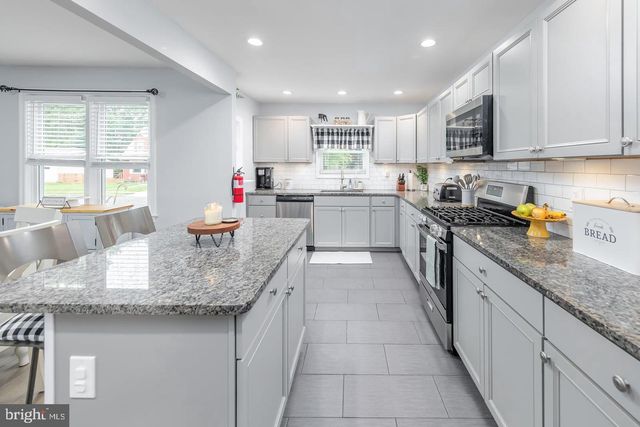 415 LAKE AVE, Pitman, NJ 08071