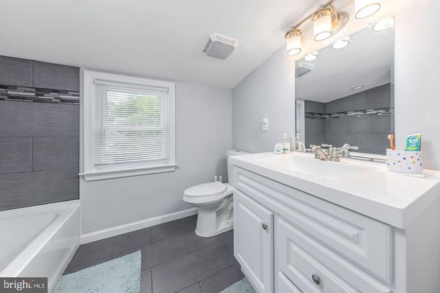 415 LAKE AVE, Pitman, NJ 08071