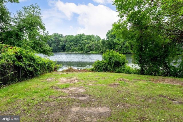 415 LAKE AVE, Pitman, NJ 08071