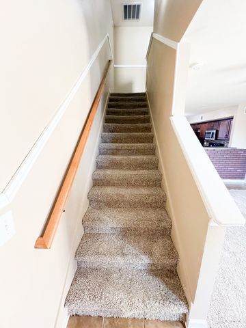 2284 McCormick Ln Apt C, Clarksville, TN 37040