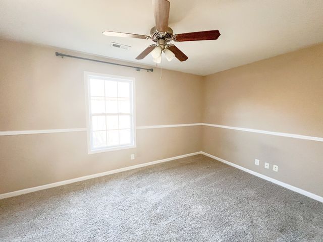 2284 McCormick Ln Apt C, Clarksville, TN 37040