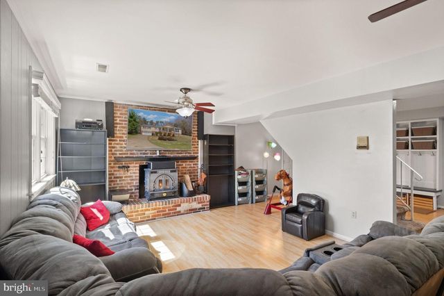 9000 FORESTVIEW DR, Manassas, VA 20112