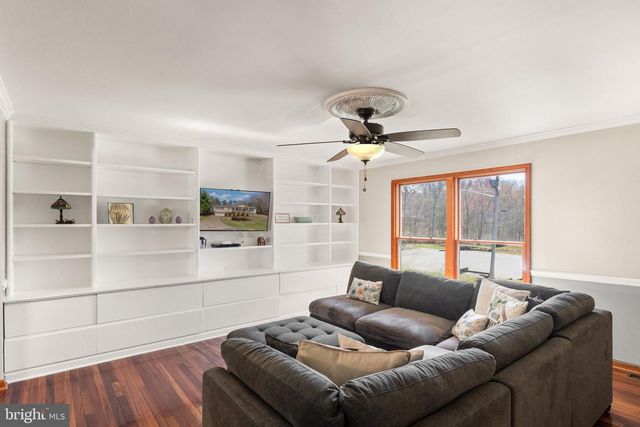 9000 FORESTVIEW DR, Manassas, VA 20112