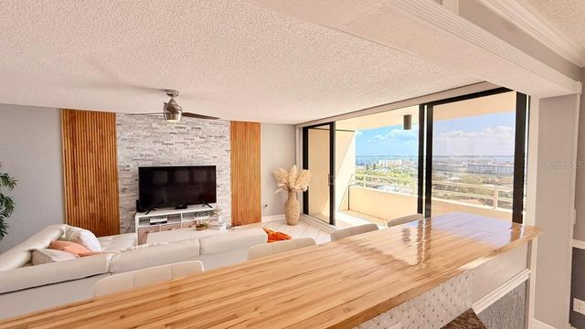 5940 PELICAN BAY PLAZA S 1105, Gulfport, FL 33707