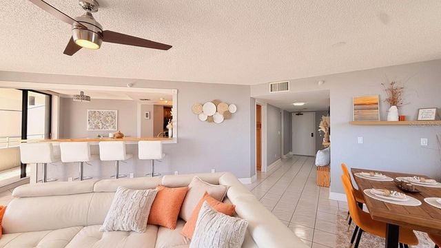 5940 PELICAN BAY PLAZA S 1105, Gulfport, FL 33707