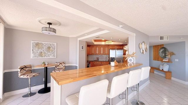 5940 PELICAN BAY PLAZA S 1105, Gulfport, FL 33707