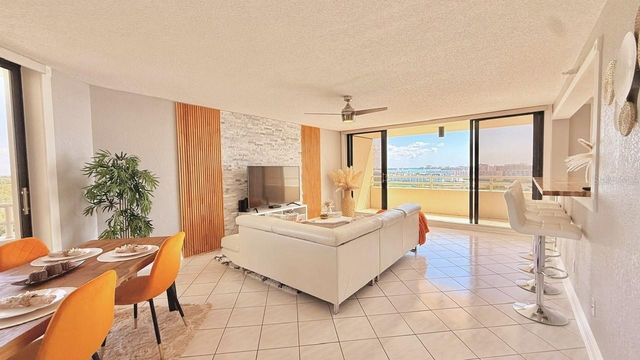 5940 PELICAN BAY PLAZA S 1105, Gulfport, FL 33707