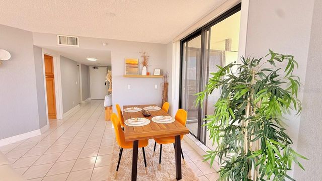 5940 PELICAN BAY PLAZA S 1105, Gulfport, FL 33707