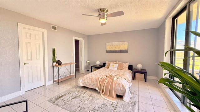 5940 PELICAN BAY PLAZA S 1105, Gulfport, FL 33707