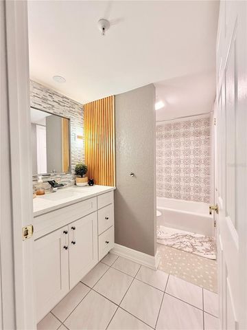 5940 PELICAN BAY PLAZA S 1105, Gulfport, FL 33707