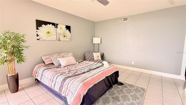 5940 PELICAN BAY PLAZA S 1105, Gulfport, FL 33707