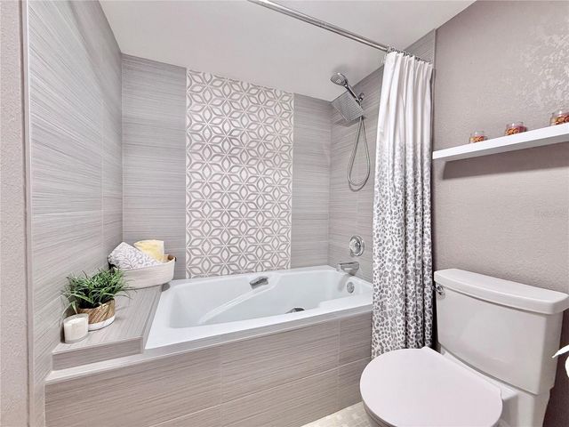 5940 PELICAN BAY PLAZA S 1105, Gulfport, FL 33707