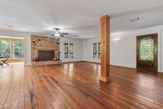 7091 Shiyou Road, Kiln, MS 39556