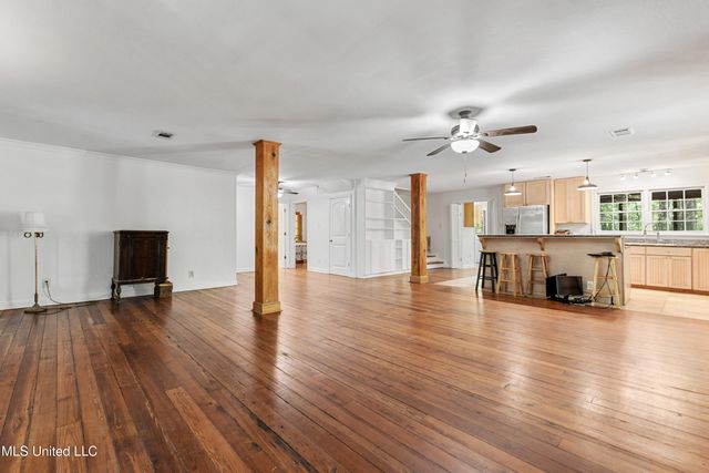 7091 Shiyou Road, Kiln, MS 39556