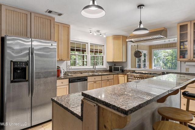 7091 Shiyou Road, Kiln, MS 39556