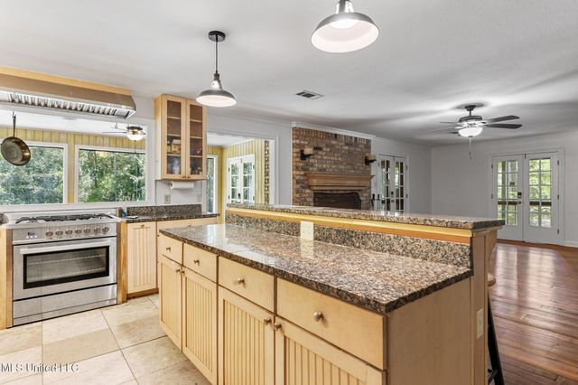 7091 Shiyou Road, Kiln, MS 39556