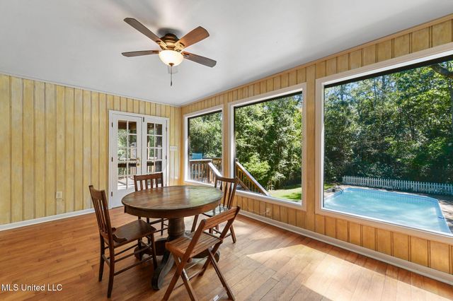 7091 Shiyou Road, Kiln, MS 39556