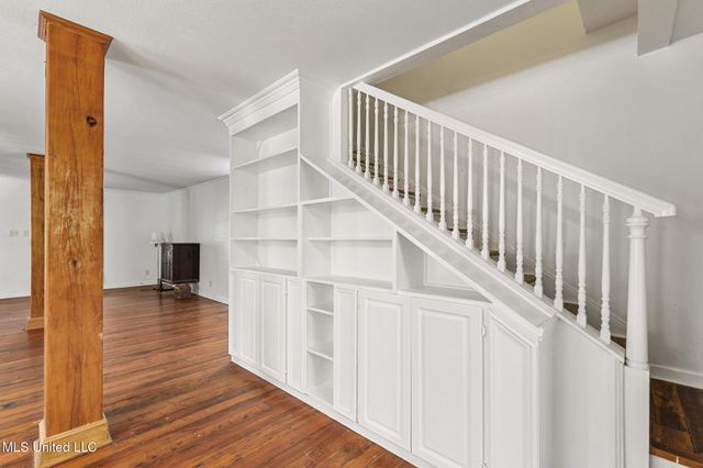 7091 Shiyou Road, Kiln, MS 39556