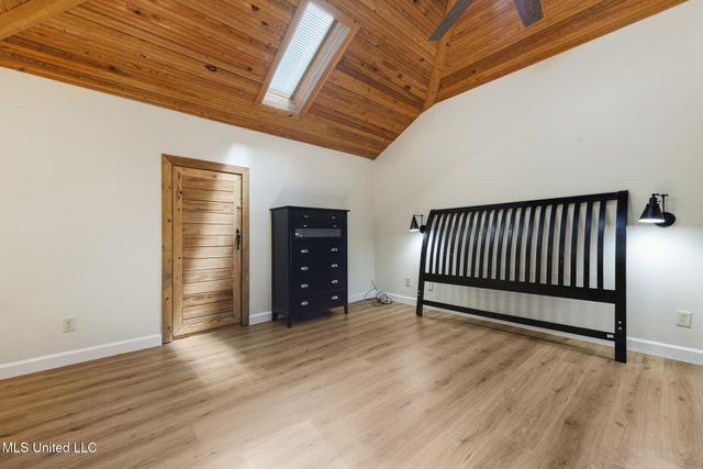 7091 Shiyou Road, Kiln, MS 39556