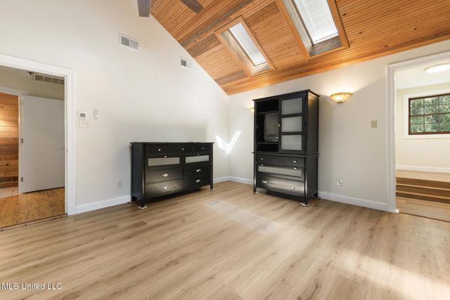7091 Shiyou Road, Kiln, MS 39556