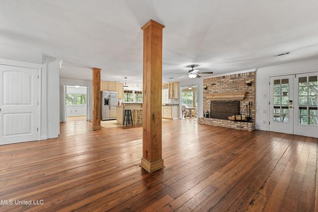 7091 Shiyou Road, Kiln, MS 39556