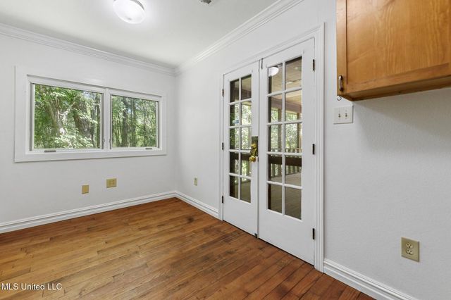 7091 Shiyou Road, Kiln, MS 39556