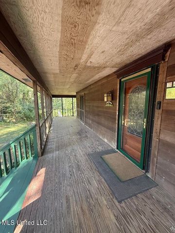 7091 Shiyou Road, Kiln, MS 39556
