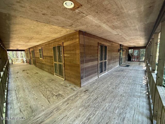 7091 Shiyou Road, Kiln, MS 39556