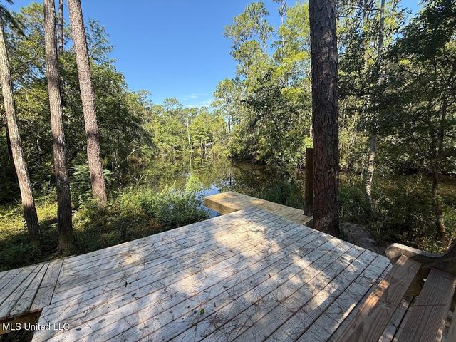 7091 Shiyou Road, Kiln, MS 39556