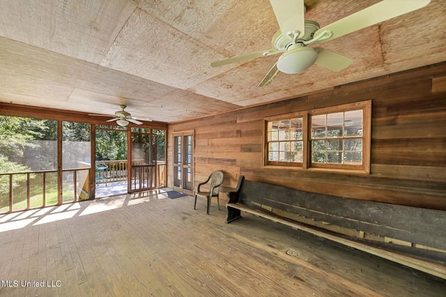 7091 Shiyou Road, Kiln, MS 39556