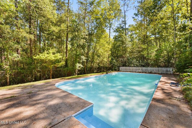 7091 Shiyou Road, Kiln, MS 39556