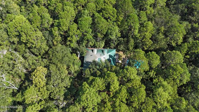 7091 Shiyou Road, Kiln, MS 39556