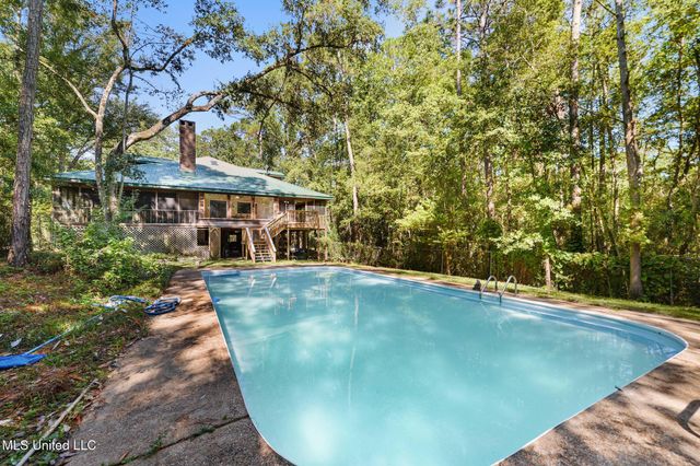 7091 Shiyou Road, Kiln, MS 39556