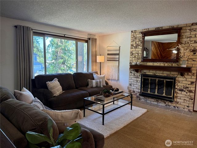 745 SW 13th Avenue, Oak Harbor, WA 98277