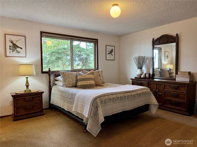 745 SW 13th Avenue, Oak Harbor, WA 98277