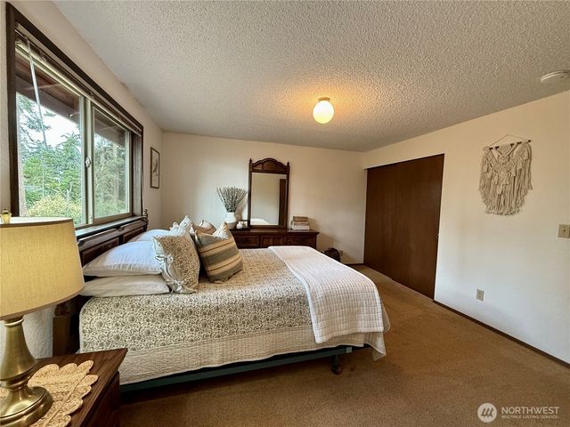 745 SW 13th Avenue, Oak Harbor, WA 98277