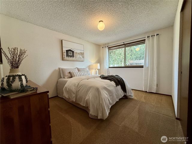 745 SW 13th Avenue, Oak Harbor, WA 98277