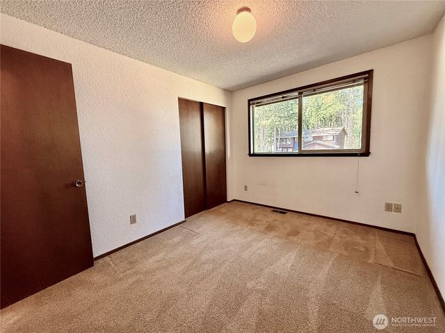 745 SW 13th Avenue, Oak Harbor, WA 98277
