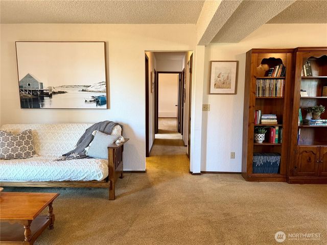 745 SW 13th Avenue, Oak Harbor, WA 98277