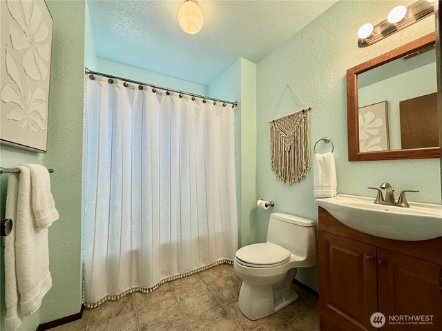 745 SW 13th Avenue, Oak Harbor, WA 98277