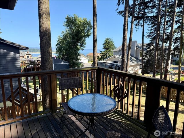 745 SW 13th Avenue, Oak Harbor, WA 98277