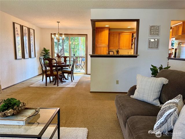 745 SW 13th Avenue, Oak Harbor, WA 98277