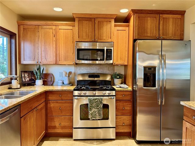 745 SW 13th Avenue, Oak Harbor, WA 98277