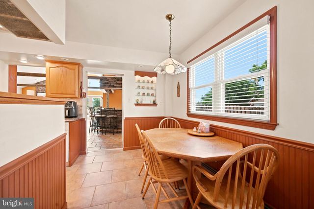 1004 GREEN LN, Secane, PA 19018