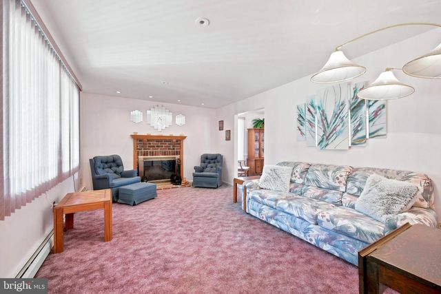 1004 GREEN LN, Secane, PA 19018