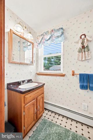 1004 GREEN LN, Secane, PA 19018