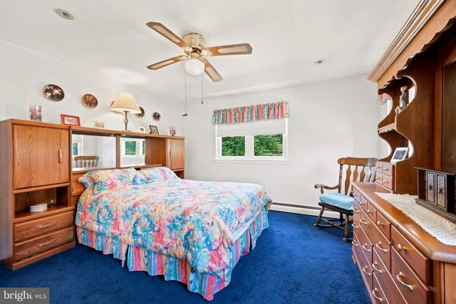 1004 GREEN LN, Secane, PA 19018
